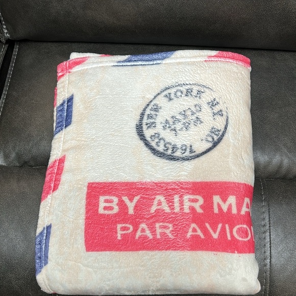 Flannel blanket with a heartfelt message to an Aunt. Approx 68x56 - Picture 8 of 8